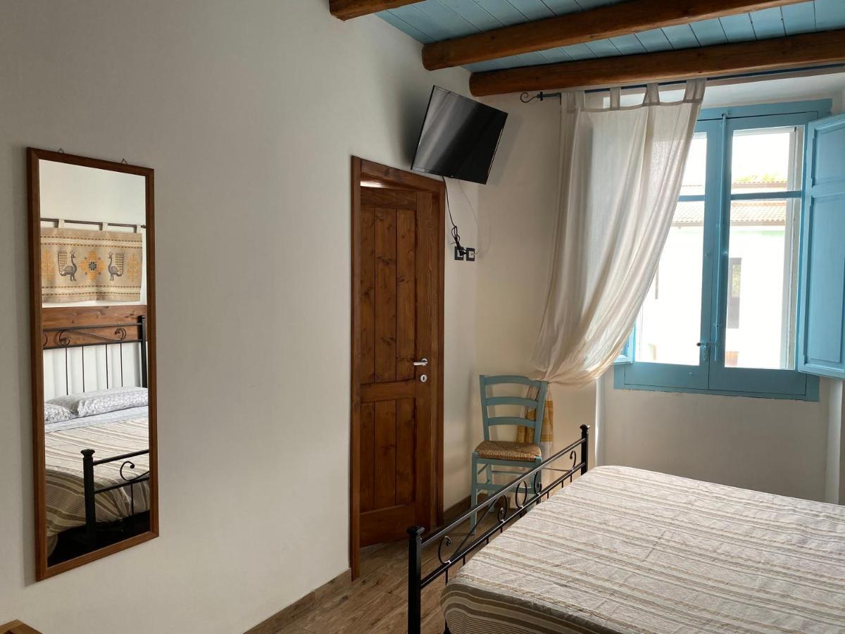 B&B Alba Chiara Oristano Bagian luar foto
